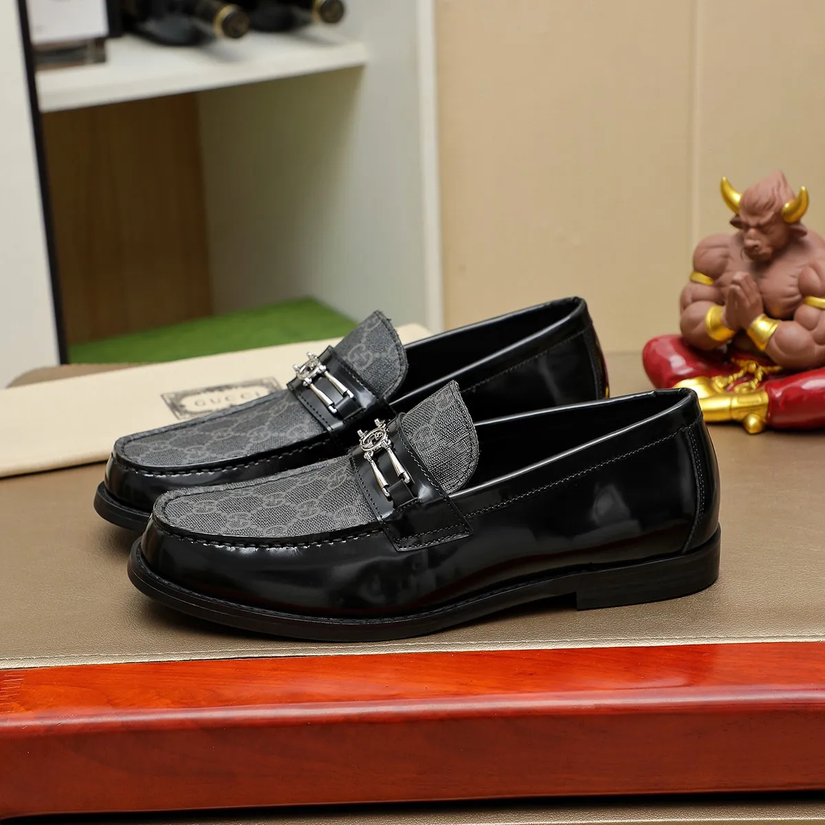 Men's men's shoes💰460💰💰Gucci official website men's business formal leather shoes updated💥Hong Kong counters synchronize new styles💥completely one-to-one replica shipment👍zero gap in counter quality 0⃣️made of imported cowhide on the outside+water-dyed🐂leather lining, color optional! Matching code 38-45